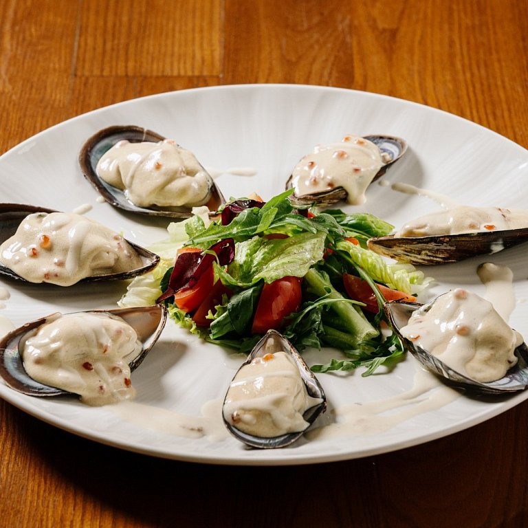 П Мидии в сливочно-икорном соусе